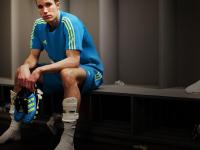 FB体育在线-橙衣军团的至暗时刻与绿茵救赎，莱奥一击定乾坤，尼斯奇迹照亮荷兰足球未来