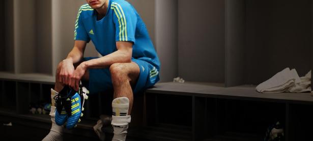 FB体育网页版-尼克斯碾压76人，哈登惊艳四座，一场定义季后赛格局的经典之战