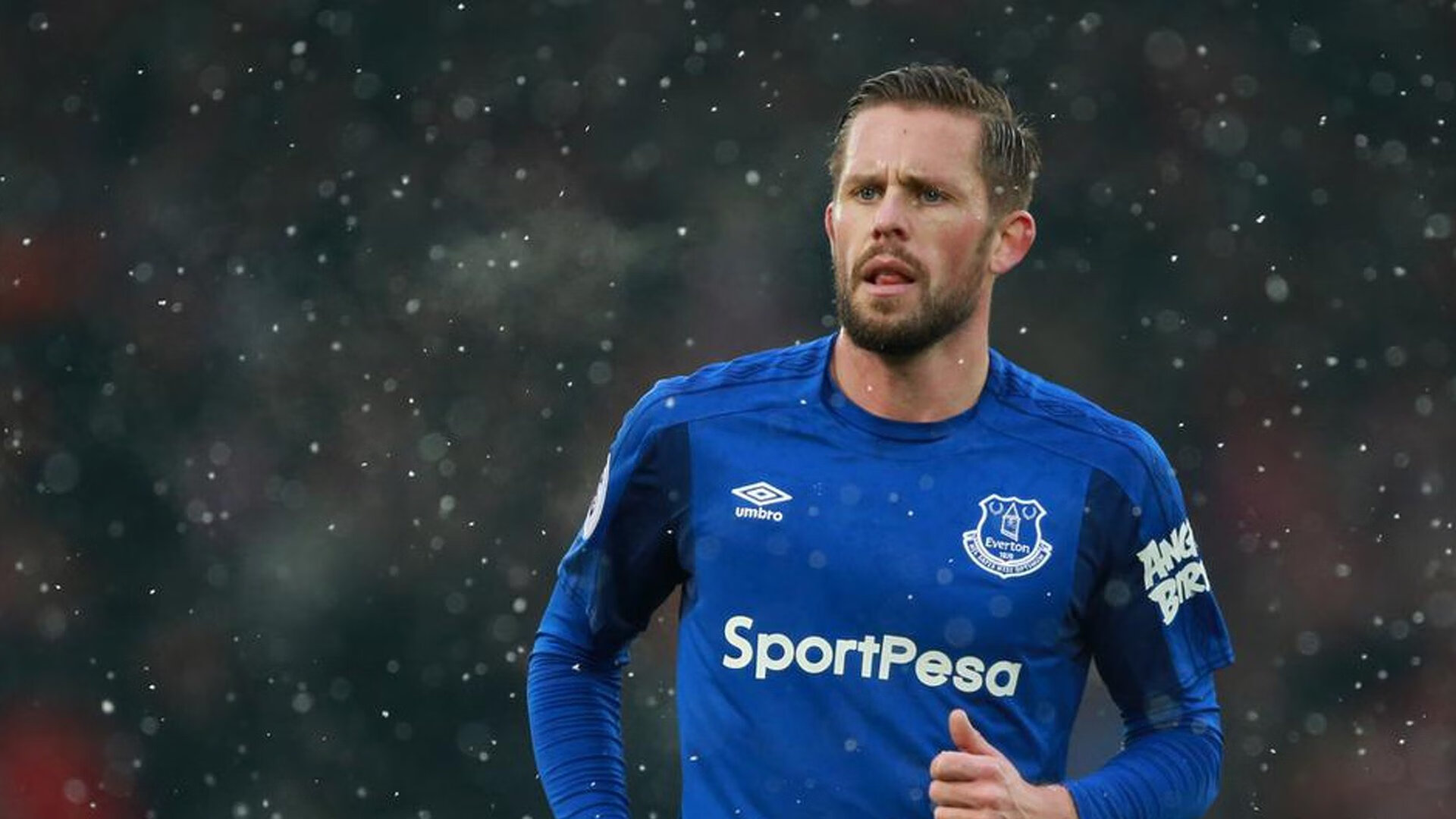 光芒与铁骑的对决，英格拉姆一剑封喉