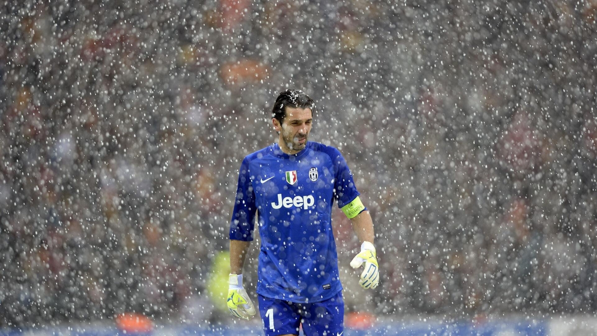 跨界奇观,当雄鹿拿下深圳队,约基奇在英超争冠接管比赛