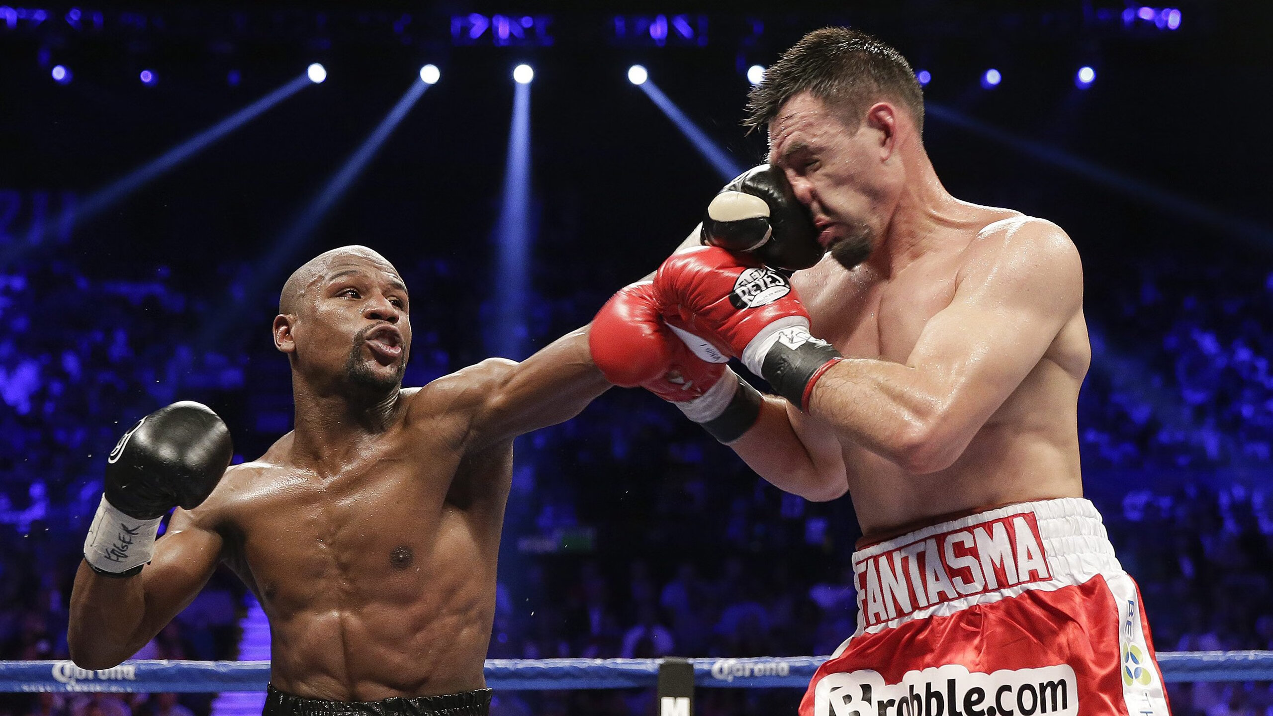 当库里闪耀欧冠决赛之夜,跨界传奇用实力定义伟大