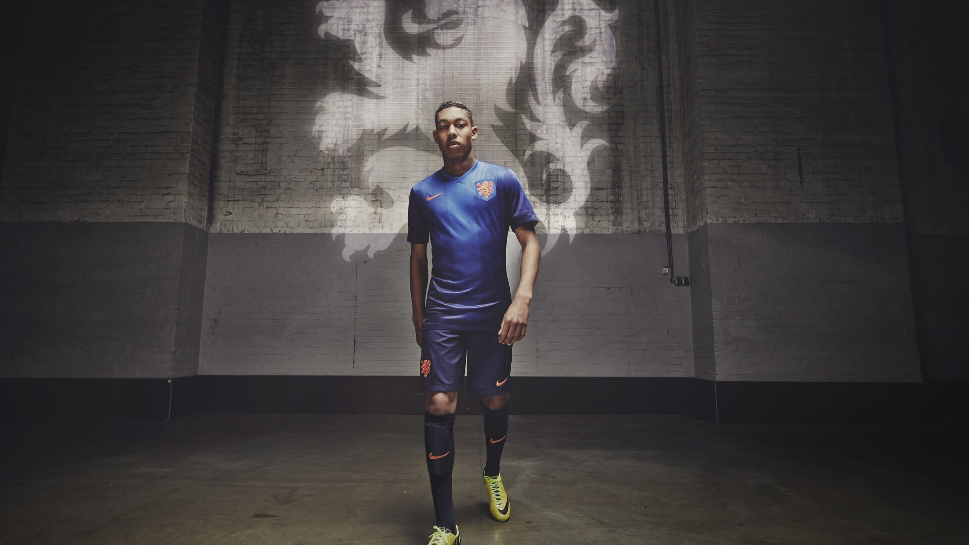 逆转的艺术,从红土滑步到草地飞驰,西西帕斯的关键制胜哲学